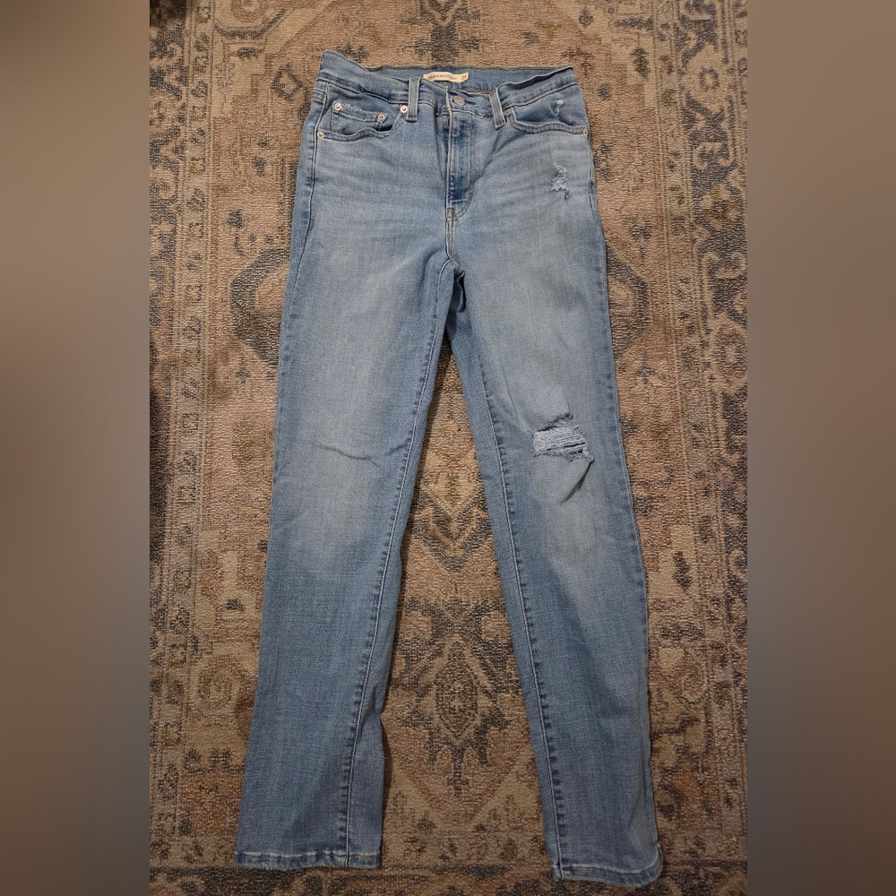 Levi Strauss & Co 724 High Rise Straight Distressed Size 29